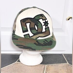 Y2K DC Shoes Camo Flexfit 210 Fitted Cap 6 7/8 - 7 1/4 Vintage
